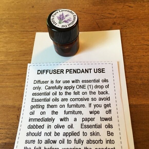 Hand made Pumpkin King pendant with essential oil - Picture 5 of 6